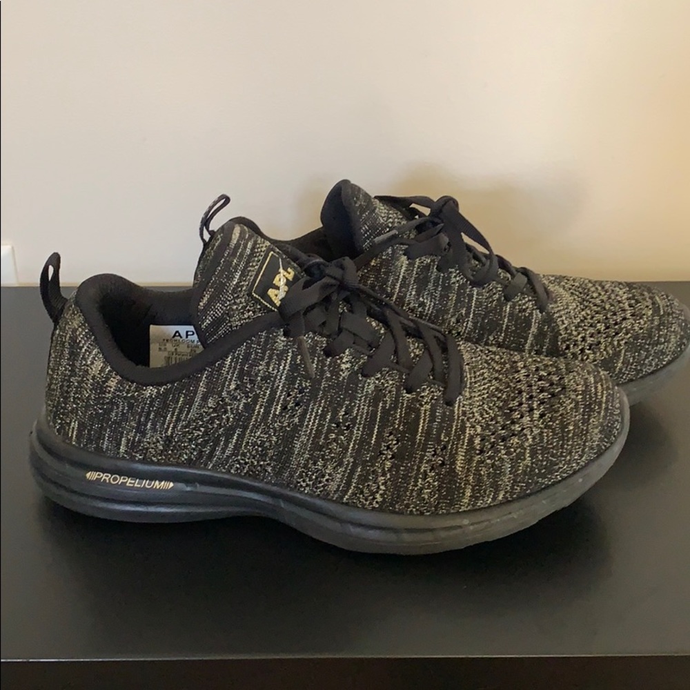 APL shoes